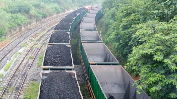 Coal train GettyImages-1173560821