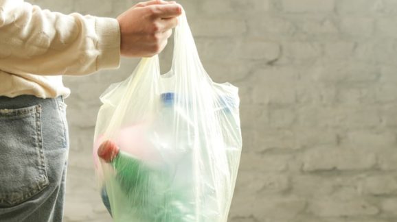 Grocery bag GettyImages-1145304380