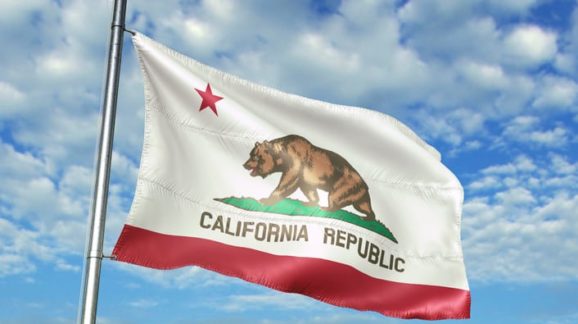 California flag GettyImages-1082860372