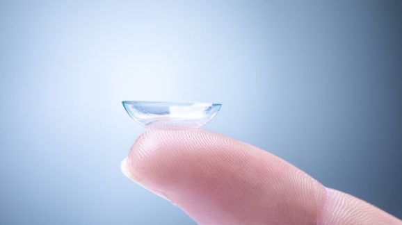 Contact lens GettyImages-923807142